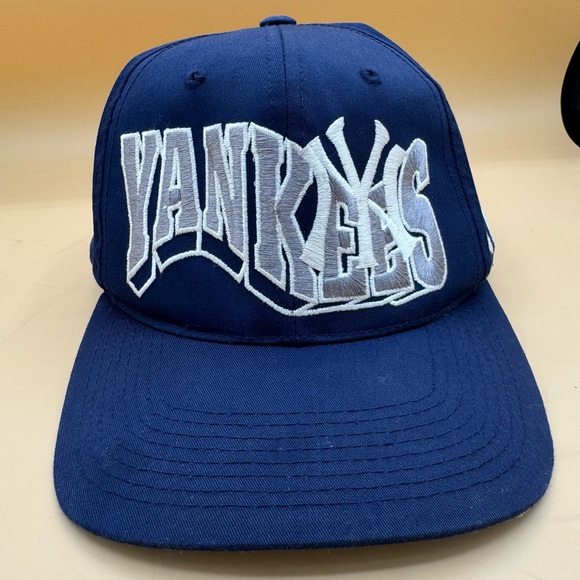 Rare Vintage 90s New York Yankees SnapBack Blue Cap, Streetwear Classic, VGUC - Picture 1 of 10